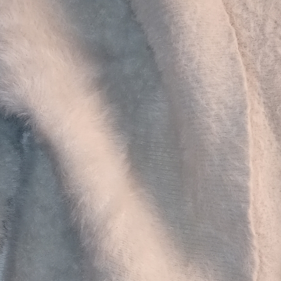 Fuzzy sweater/wrap - Picture 2 of 2